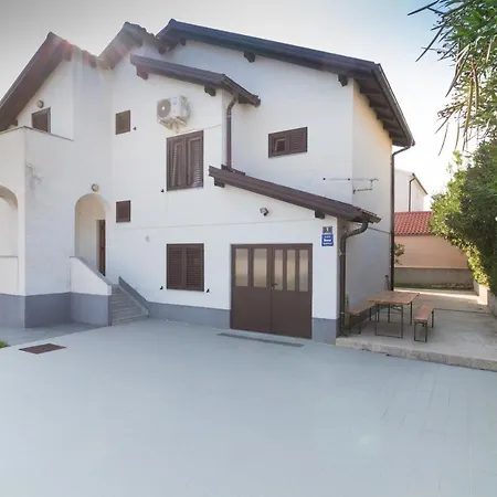 Apt Nika, 70m From The Apartment