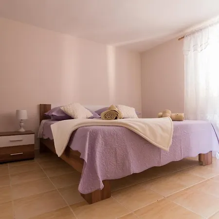 Apt Nika, 70m From The Apartment