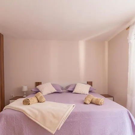 Apartment Apt Nika, 70m From The Privlaka (Zadar)