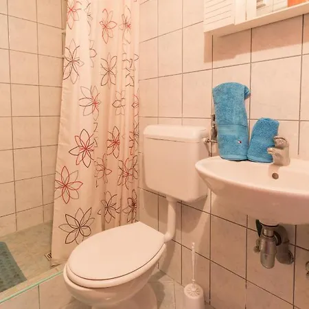 Apt Nika, 70m From The *